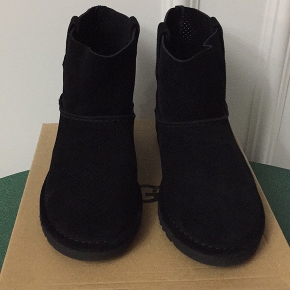 ugg mini black ugg mini black